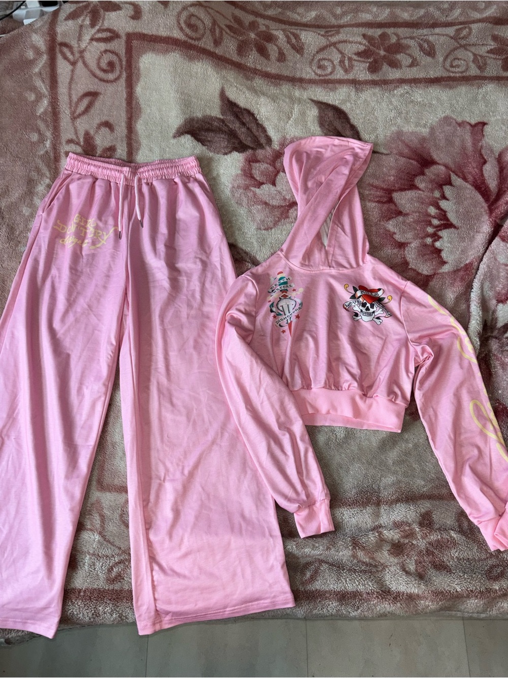 SHEIN Pink Hooded Cropped lounge Set with Skull & Bow Graphics